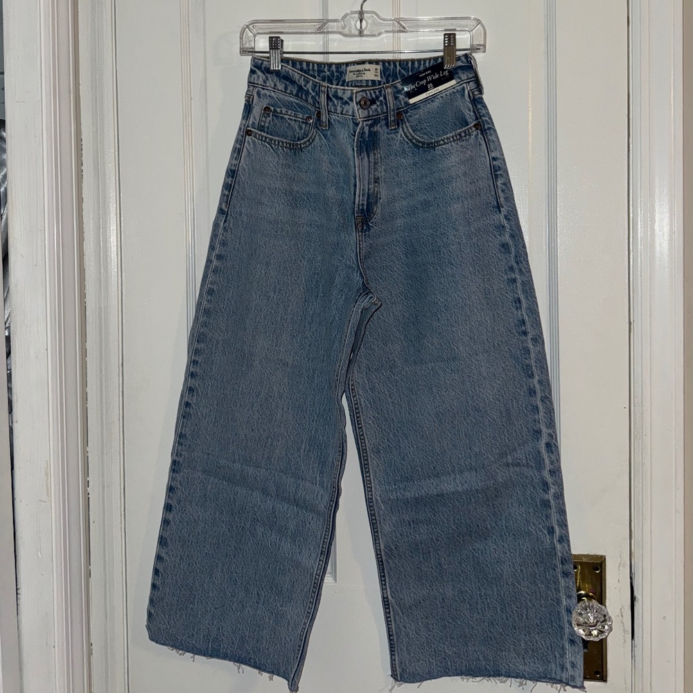 Abercrombie Crop wide leg jeans